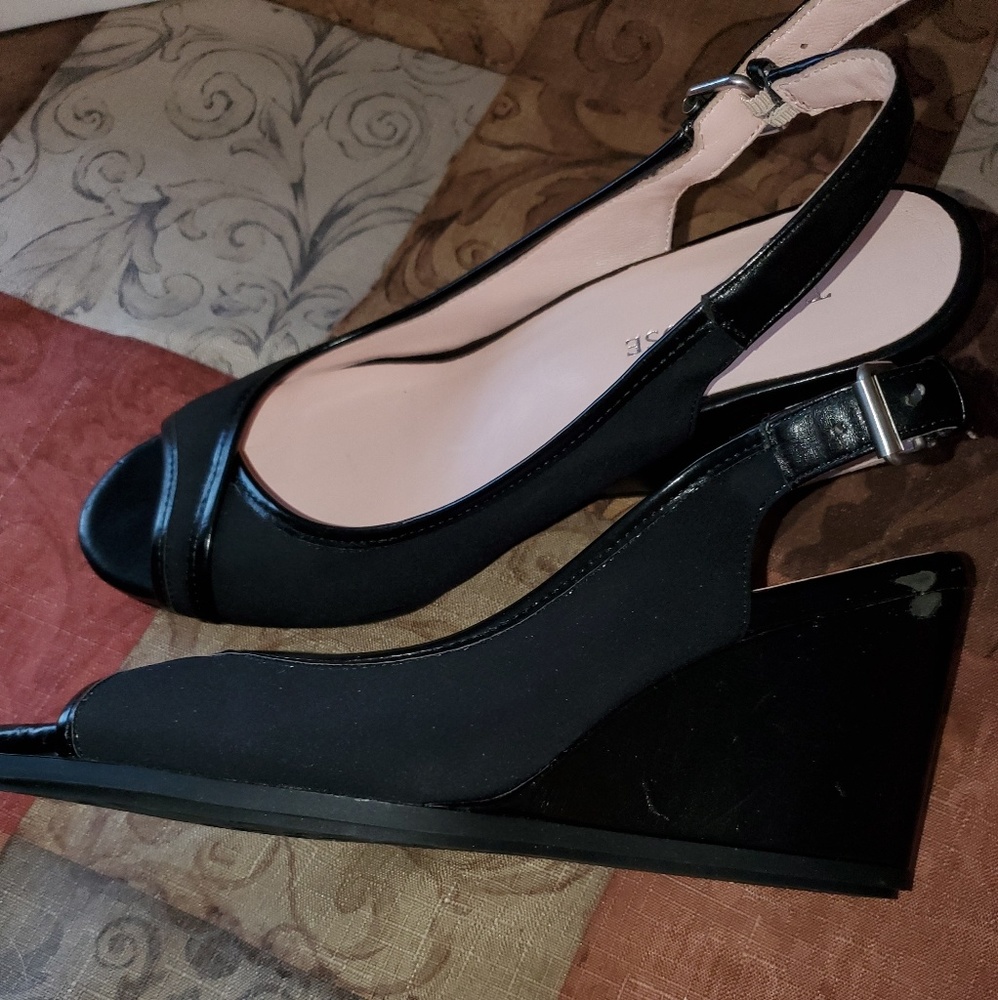 Tyran Rose peep toe black wedges